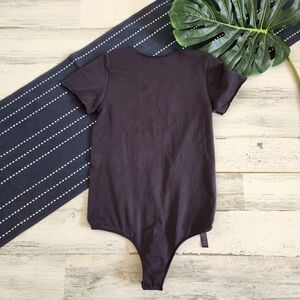 Skims Essential Short Sleeve Bodysuit Black Size Small/Medium